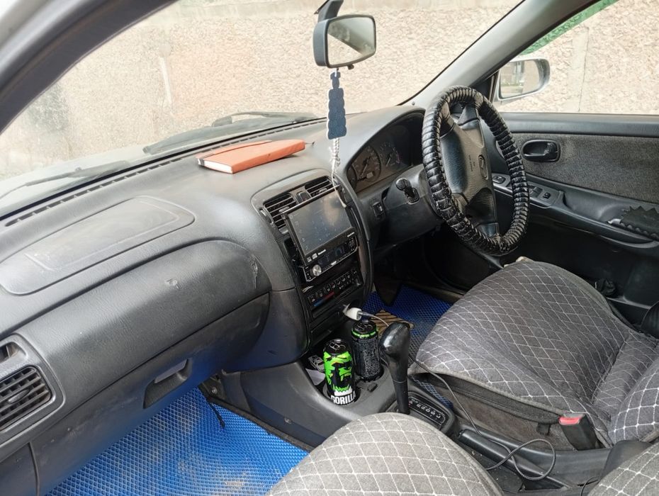 Mazda 1997 газ бензин