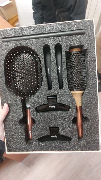 Продам Dyson фен,Dyson утежок