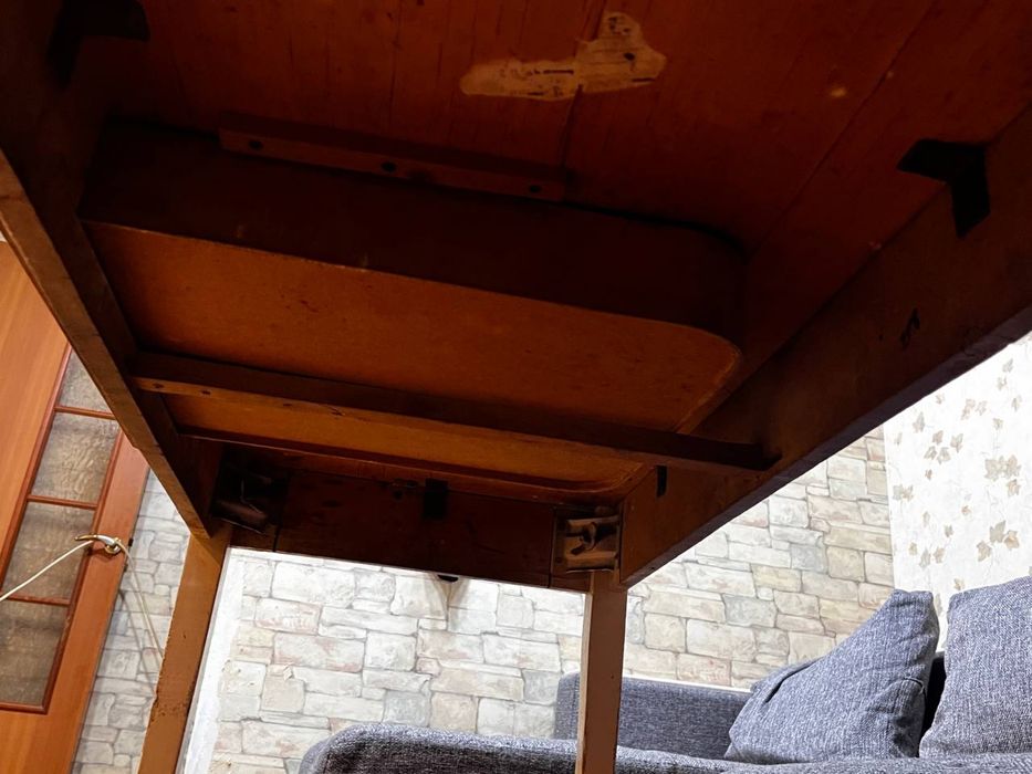 Стол деревянный1