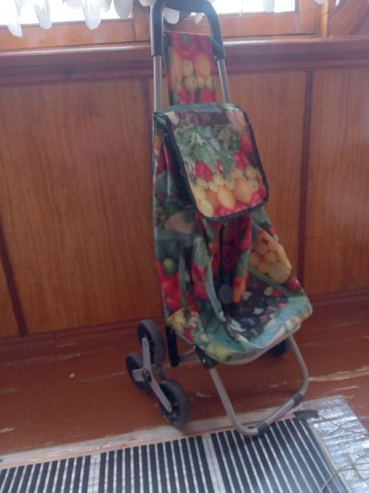 Базарная тележка