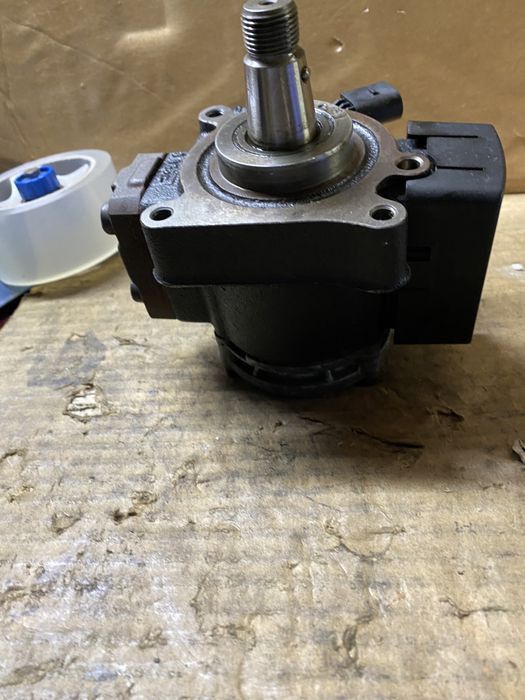 Горивна помпа за високо налягане VW Audi Skoda 1.6 TDI 03l130755al гнп