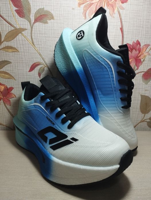 Спортивные кроссовки ERKE