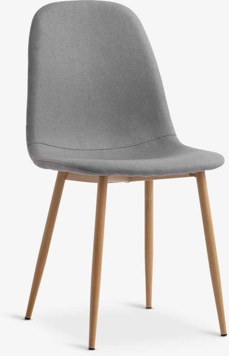 Masa 500lei/buc, scaun 100lei/buc