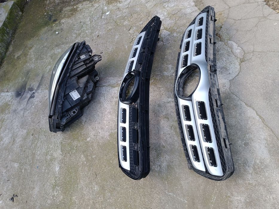 Far dreapta/Grila Radiator Mercedes GLA w156