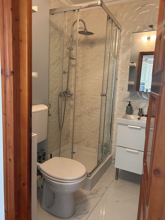 Apartament 4 camere | 2 băi | 2 balcoane | parcare | renovat | Oradea