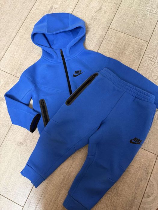 Детски комплект Nike Tech 98-104р-р