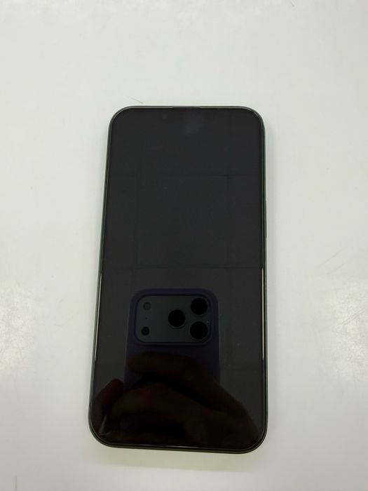 Продаю Iphone 13