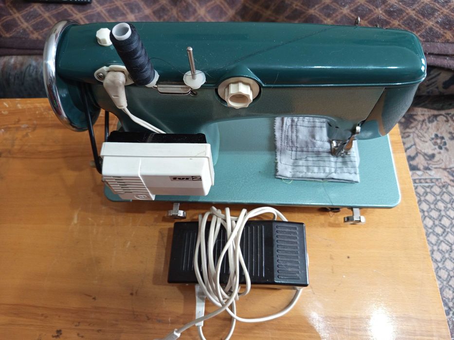 Швейная машинка Чайка - 2. Настольная. Б.У.