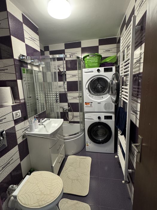 Inchiriez apartament