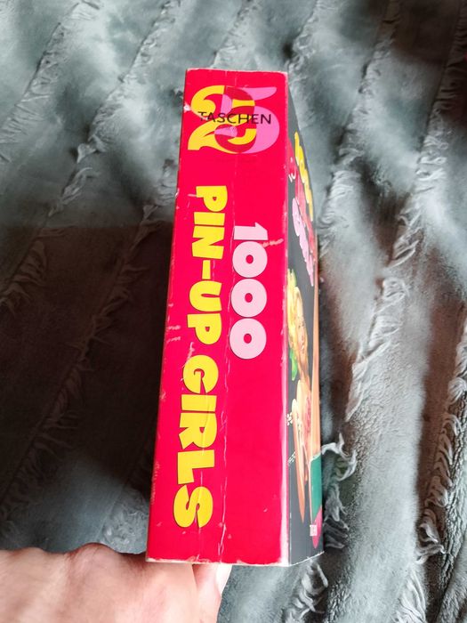 Книга еротична 1000 Pin-up Girls