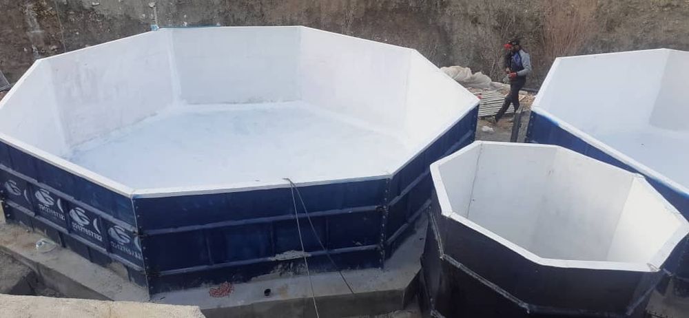 Бассейн для рыбы и ёмкость резувар вода