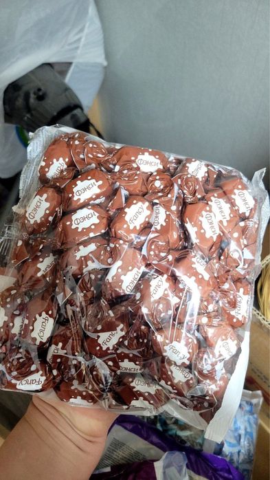 Шоколад сотилади — оптом ва донали.