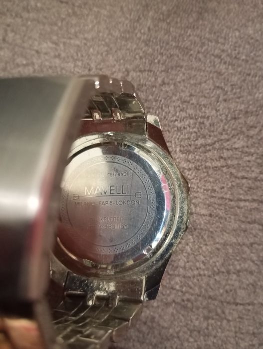 Продам мужские часы