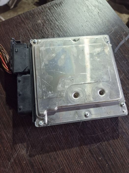 Ecu 0281 012707 330D E 90- BMW