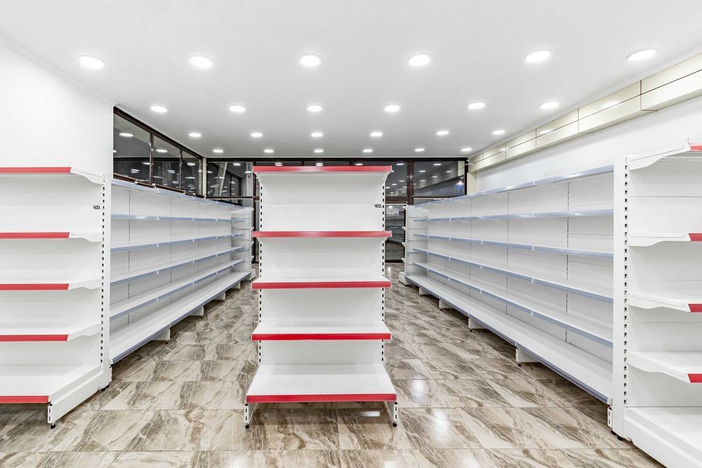 Savdo tokchalari, Vitrina prilavkalar, oq qora polkalar dokonga