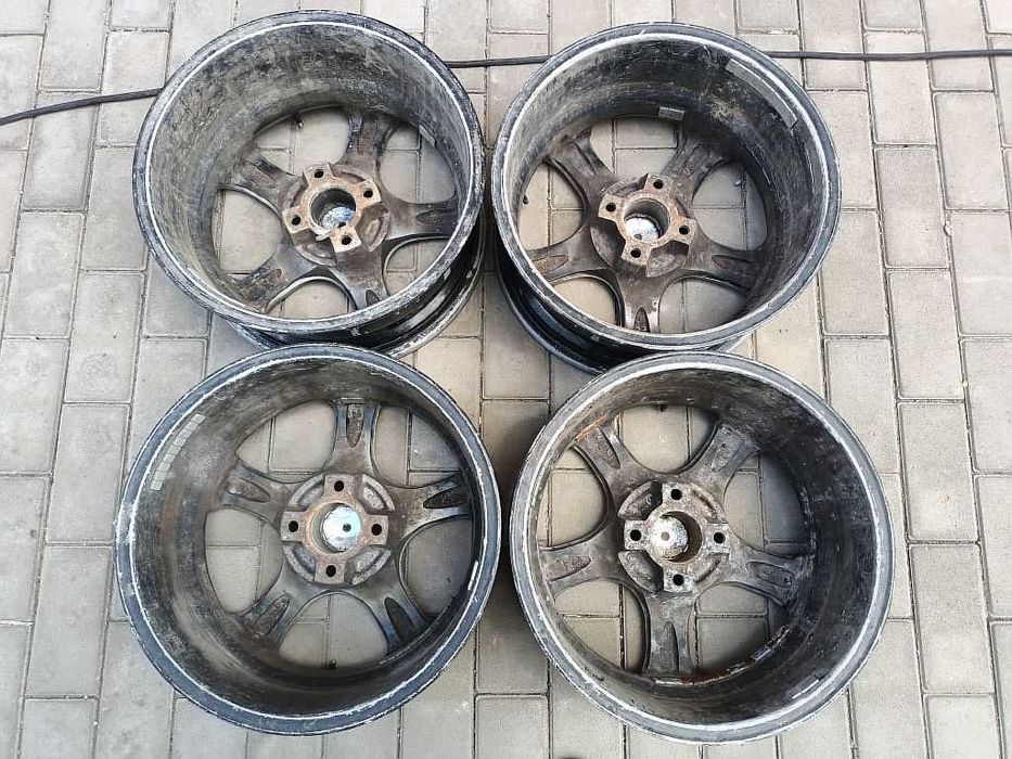 Продам легкосплавные диски на Пежо.
