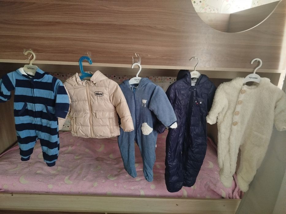 Продам детские куртки