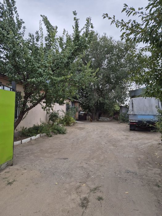 ЗДАНИЕ  250 кв, с территорией 7 соток,