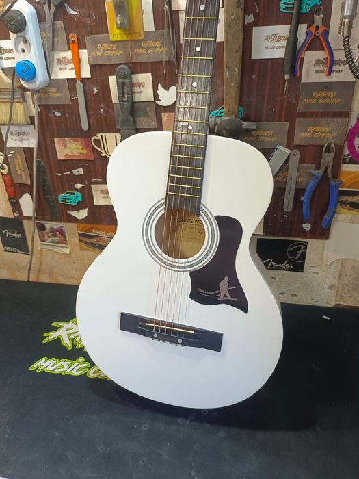 Продам гитару цена 23000