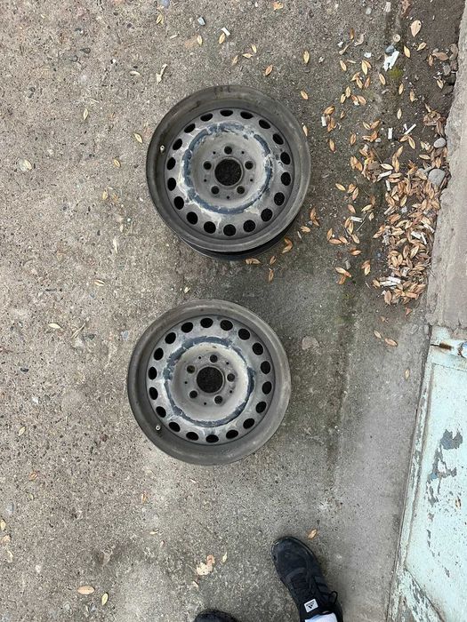 Железные диски для автомобиля