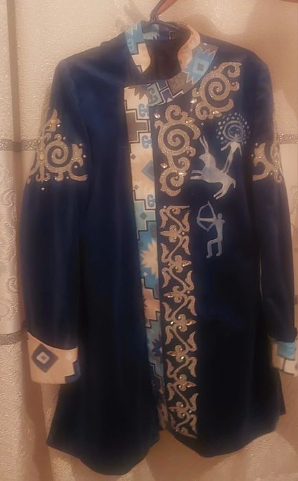 Ұлттық жакеттер сатылады