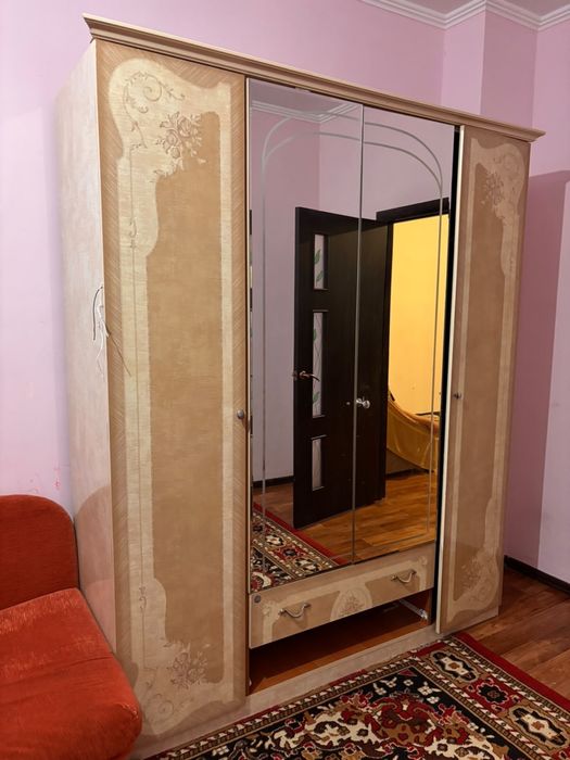 Продаю шкафы для спальни