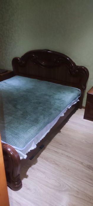 Продам спальный гарнитур