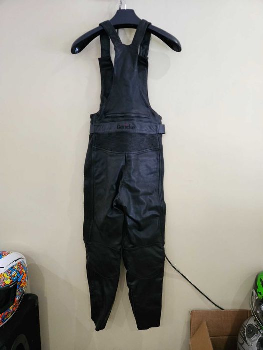 Дамски кожени мото панталони