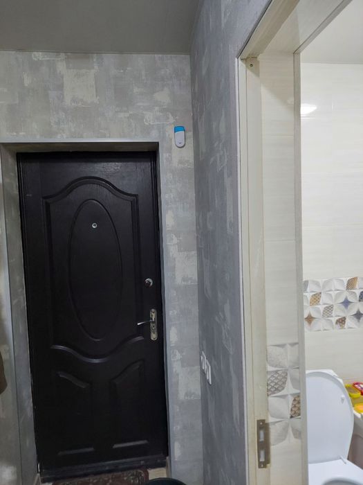 Продаю квартиру в Яшнабадском районе 58-воен/город 2х комнатная 49 м2.