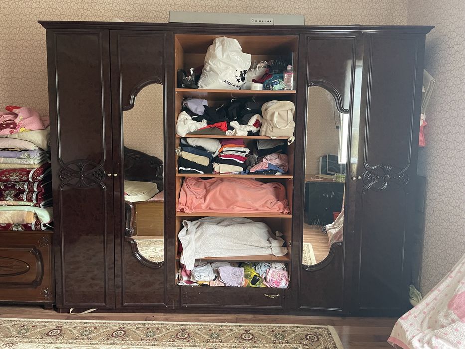 Спальный гарнитур