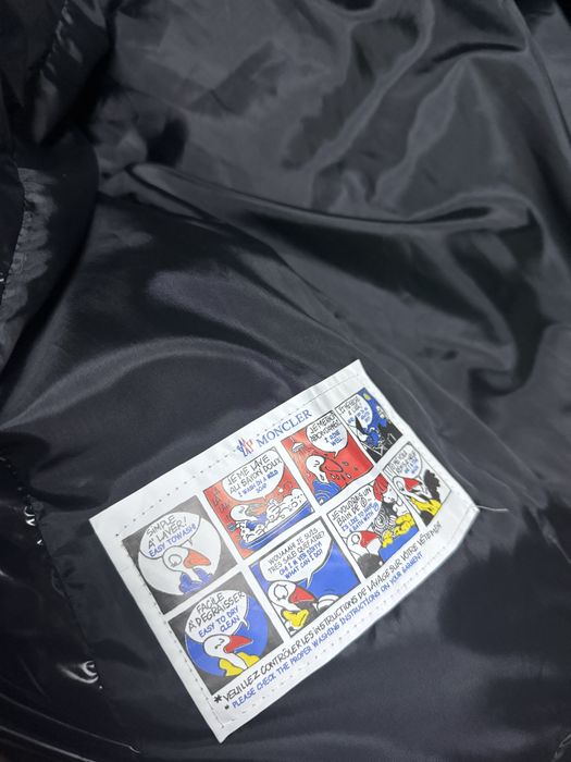 Geaca Lucioasa NFC si cod QR