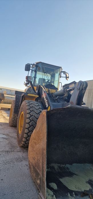 Excavator utilaje basculante