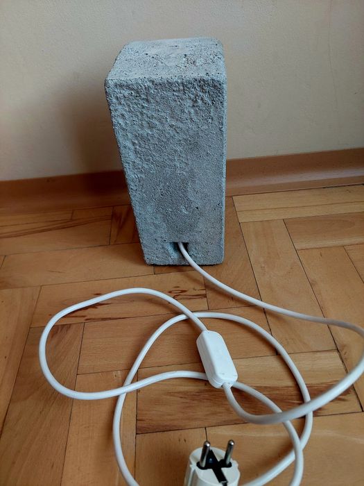 Бетонна арт лампа