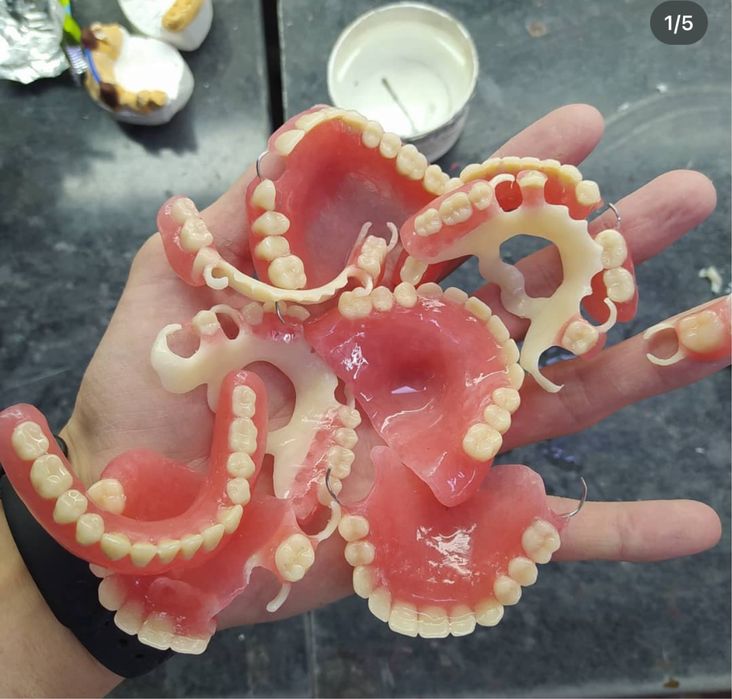 Протез зубной био