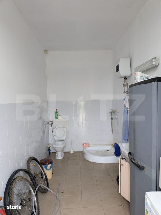 Spatiu comercial cu teren generos de 2.500 mp, la intrarea in Dragomir