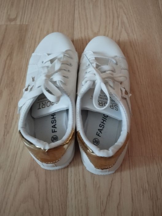 Pantofi sport nr. 37