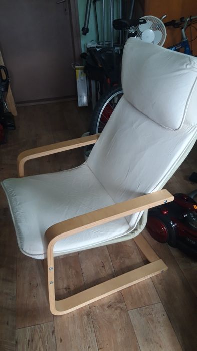 Кресло  и офис стол