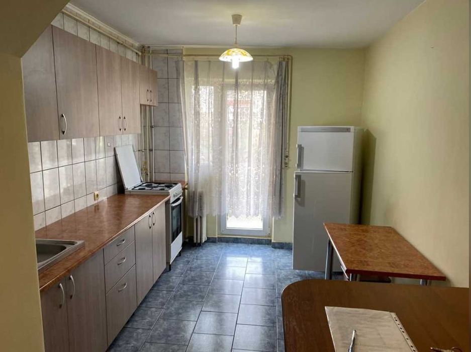 Inchiriez Apartament 2 Camere Republici