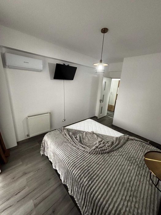Proprietar - Inchiriez apart 2 camere + bucatarie, decomandat, Oradea  Centru Civic, facultatea de Medicina, Centru istoric, Pietonala