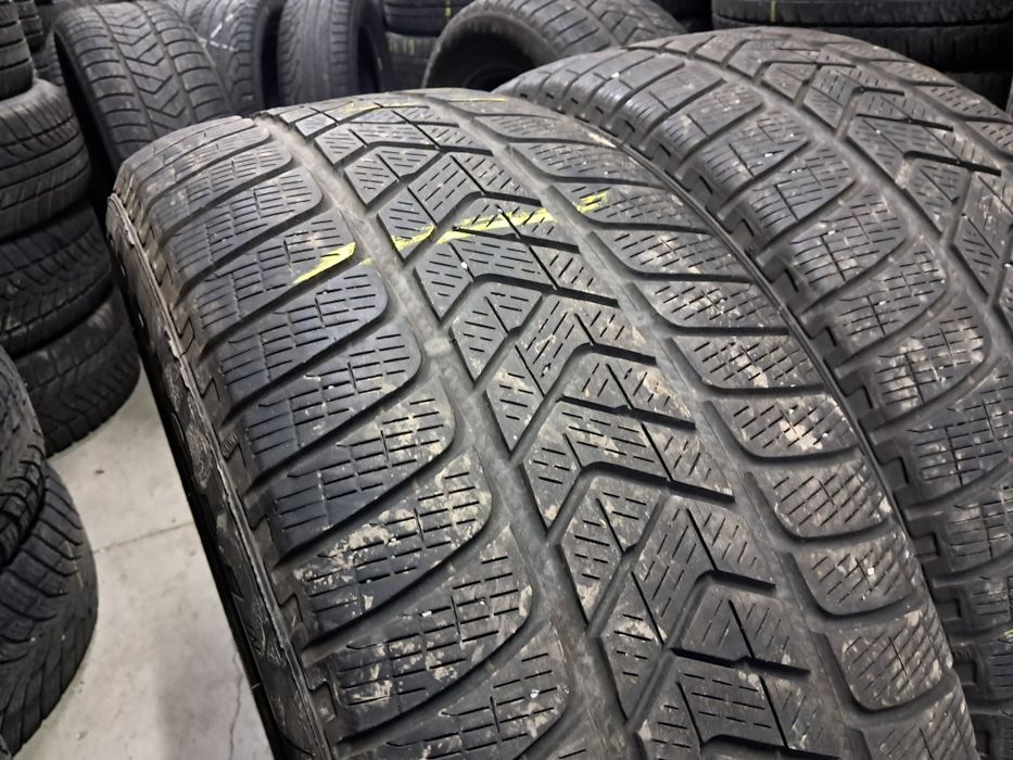 Anvelope second iarna 235 55 R19 Pirelli RFT*