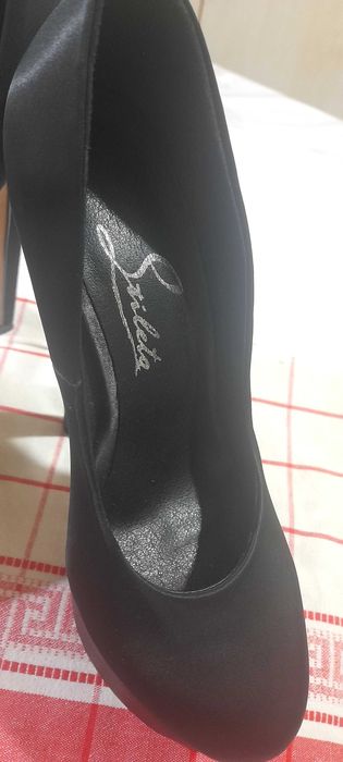 Туфли на высоком каблуке