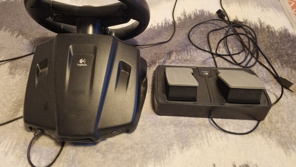 Volan Logitech Formula Vibration Feedback Wheel cu pedale