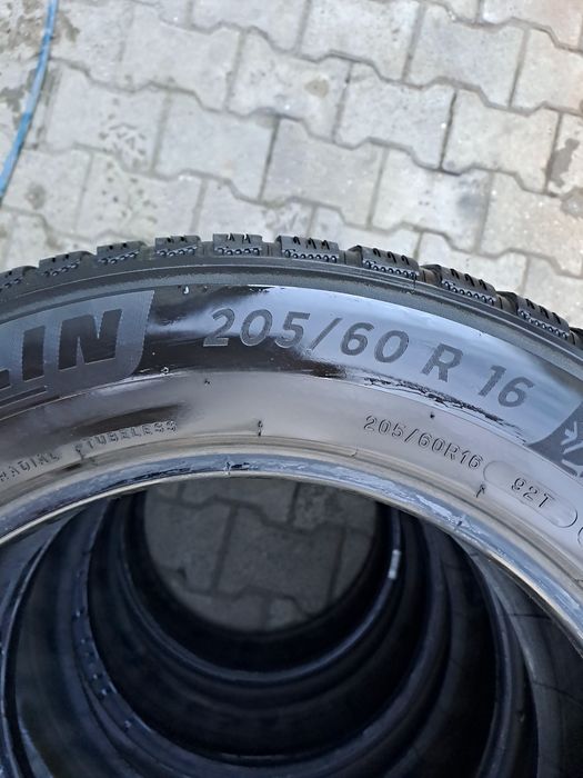 Set Anvelope Iarna  Michelin Alpin 205 /60  R16  Dot 2021 profil 7mm.