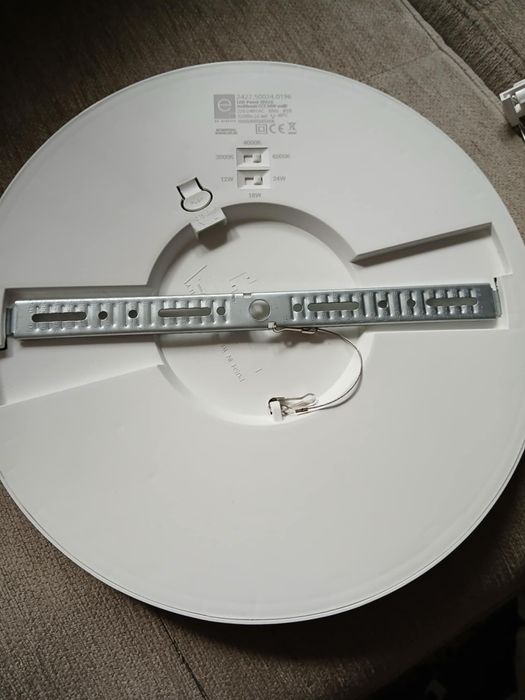 Vând aplica reglabila