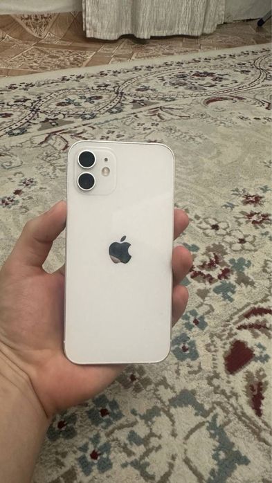 IPhone 12 белый в идеале