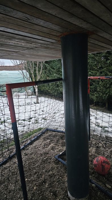 Casuta lemn suspendata cu suport metal