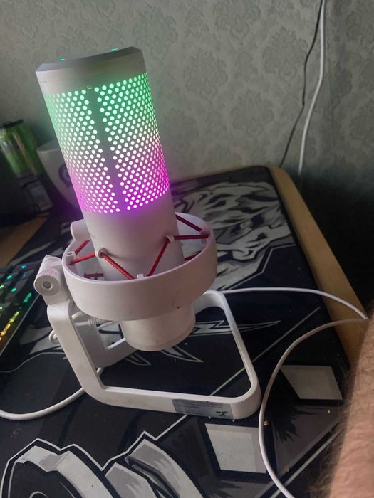 продаю микрофон очень хороший