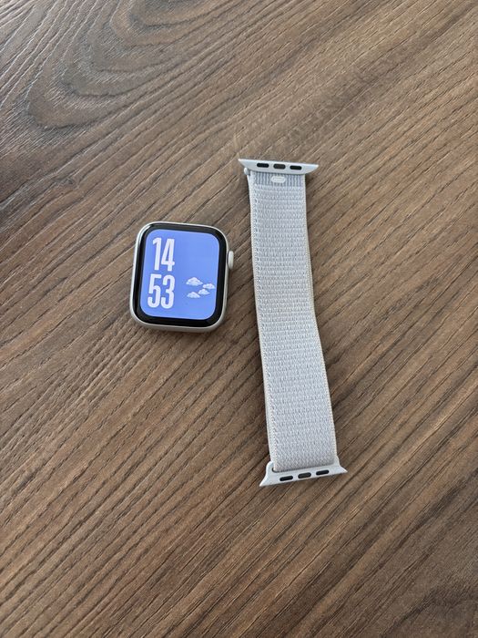 Apple Watch SE (GEN 2) 2024 года 44mm Silver