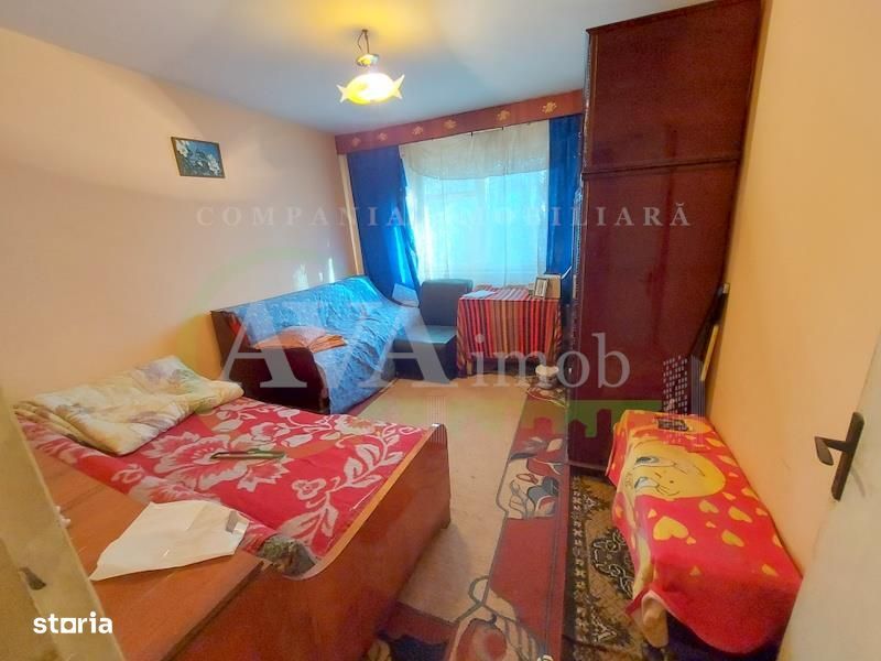 Apartament 3 decomandate, parter, 2 bai, zona Cornisa