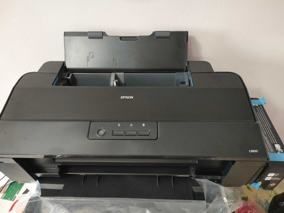 Срочно продам принтер Epson L1800 A3, HP Laser Jet P1102 A4